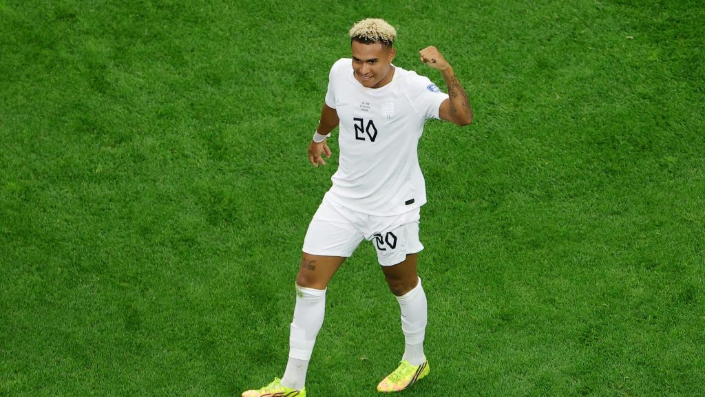 Antonio Nusa comemora gol da Noruega