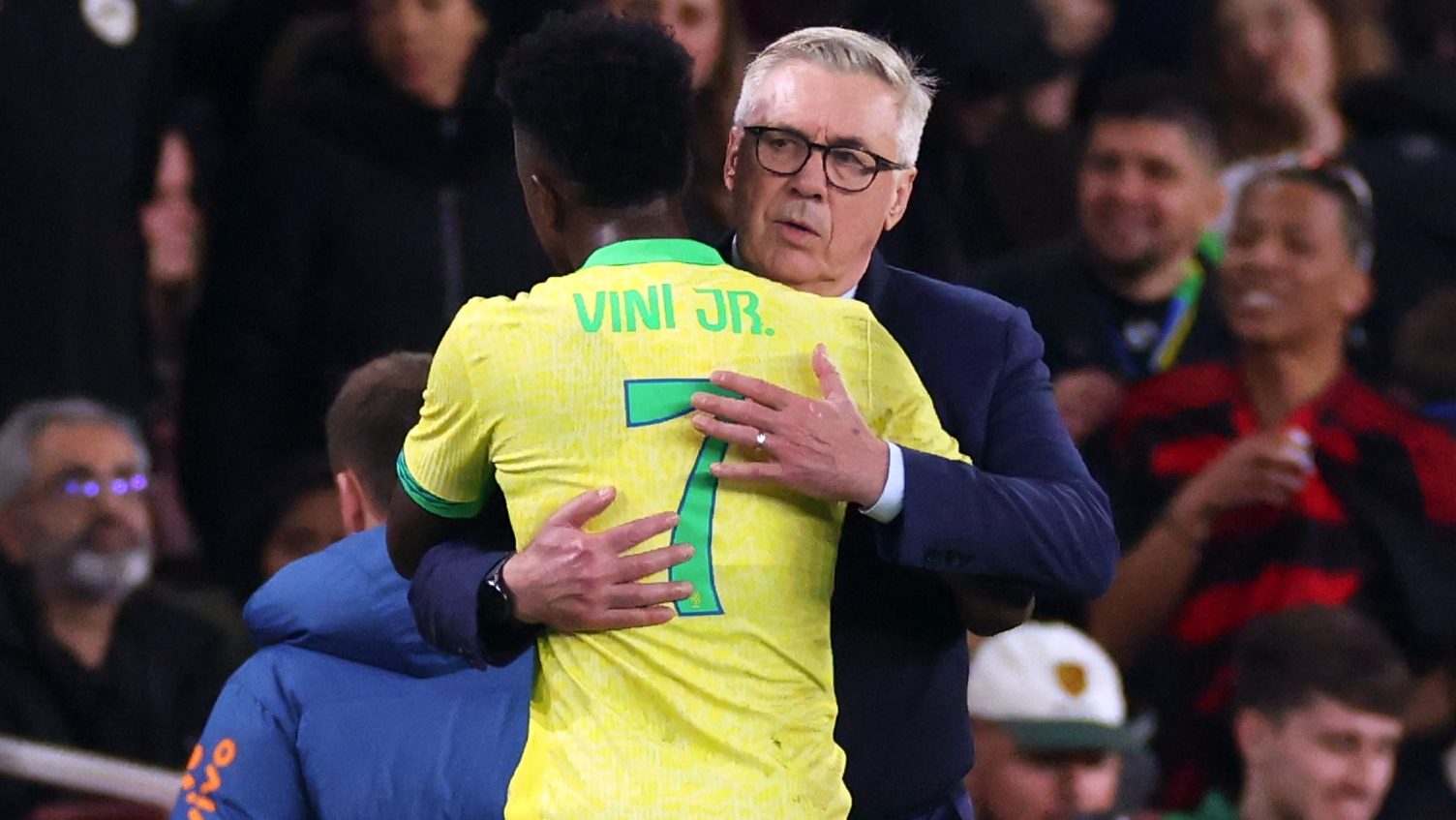 Ronaldo “culpa” Vini Jr. e Ancelotti por eliminação do Brasil: “Muitos erros”