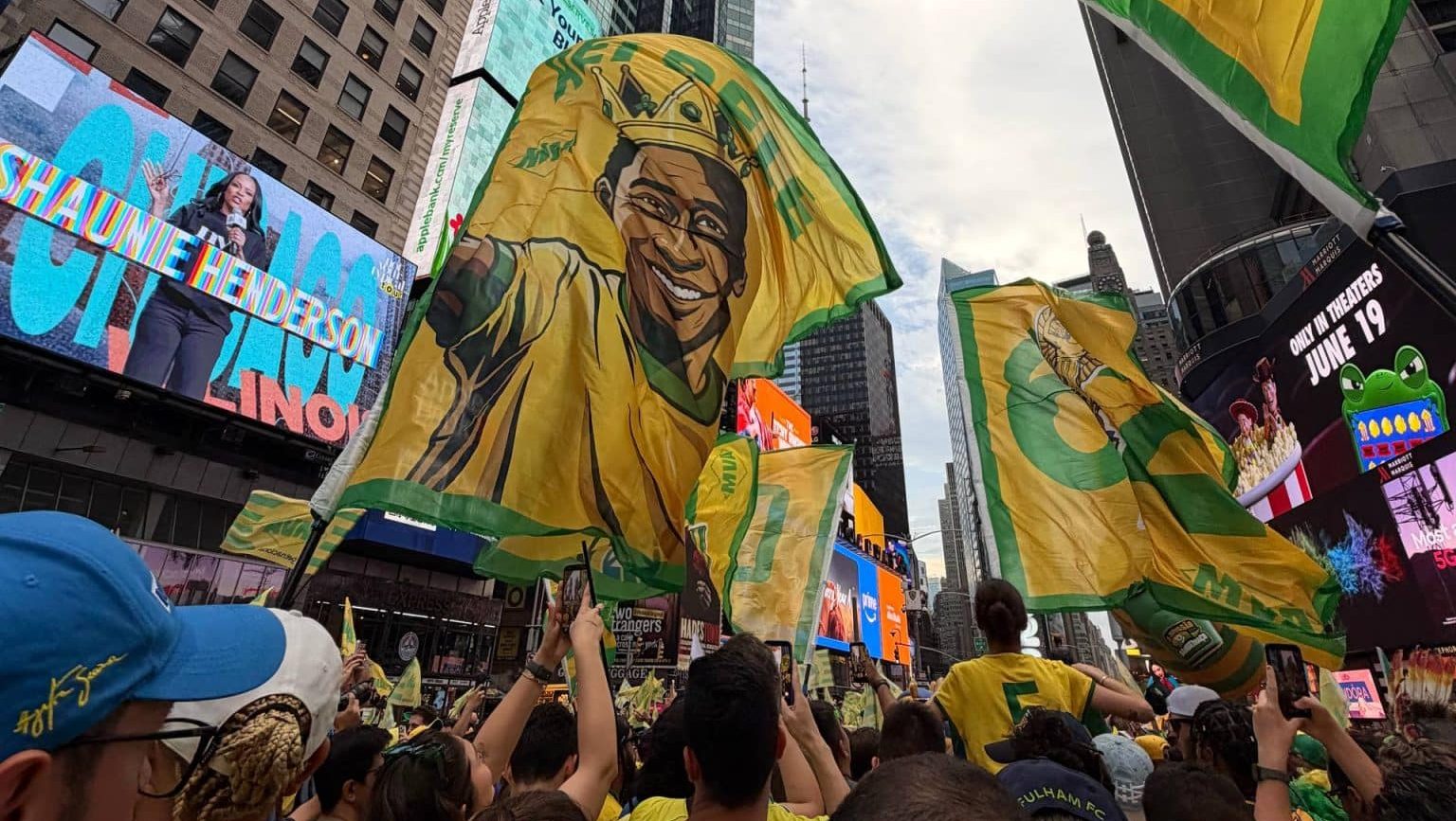 VÍDEO: Torcida do Brasil responde à “Remada Viking” da Noruega com “Créu”