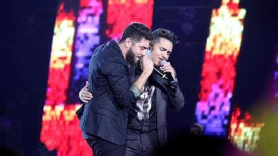 Henrique, da dupla com Juliano, passa por cirurgia e tem shows cancelados