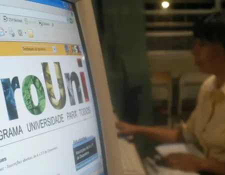 Prouni 2026: último dia de inscrição para o 2º semestre é hoje
