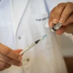 Vacinas contra covid-19 serão atualizadas para acompanhar novas variantes