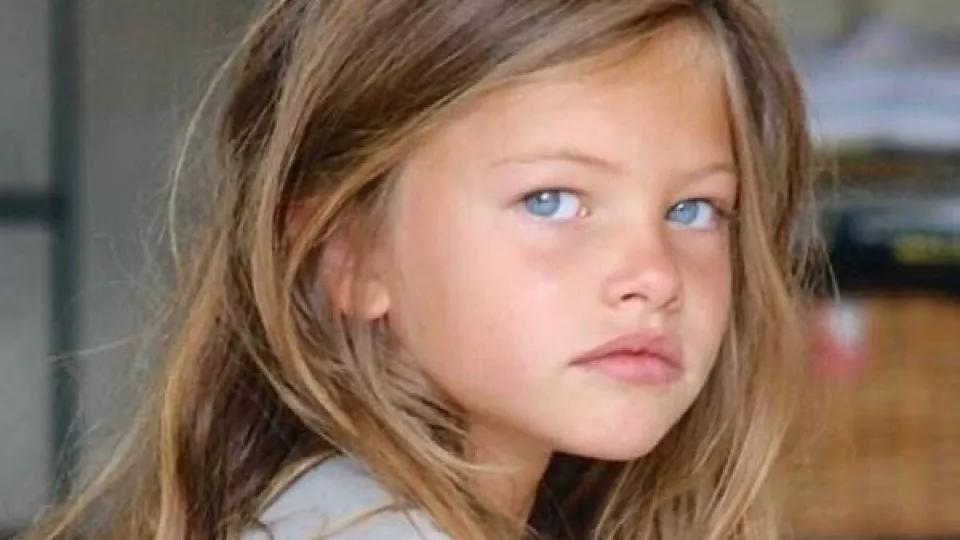 Conhecida como “menina mais bonita do mundo”, modelo se casa em Paris