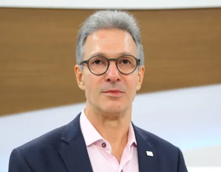 Zema diz que exigirá estudo só de homem no Bolsa Família porque mulher