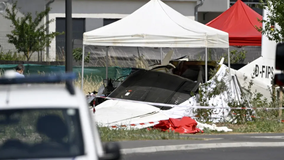 França: famílias presenciaram queda de avião que matou 11 pessoas; veja