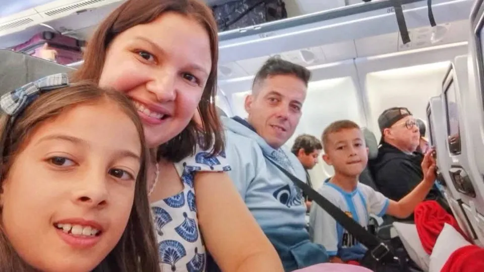 Após anos na Espanha, família volta à Venezuela e pode estar sob escombro