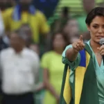 Michelle Bolsonaro deixa PL Mulher após crise com Flávio