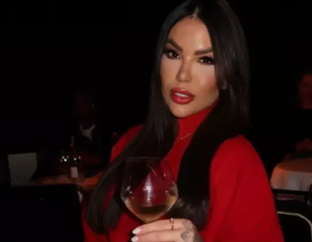 Influenciadora brasileira morre após queda do 27º andar em Dubai