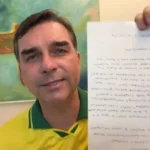 Leia na íntegra a carta de Jair Bolsonaro lida por Flávio durante live