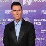 Adam Levine mostra foto rara ao lado da mulher e dos três filhos