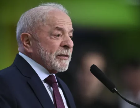 Genial/Quaest: Lula amplia vantagem e venceria Flávio Bolsonaro nos dois turnos