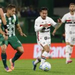 São Paulo perde para a lanterna Chapecoense e aumenta pressão no Brasileirão