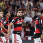 Flamengo vence Corinthians no Maracanã e retoma liderança do Brasileirão